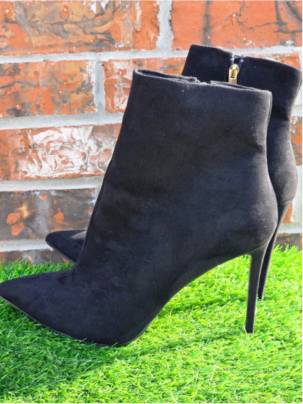 Women's Unbranded Black Heeled Boots Size 15 with Gold Zippers - Picture 4 of 7